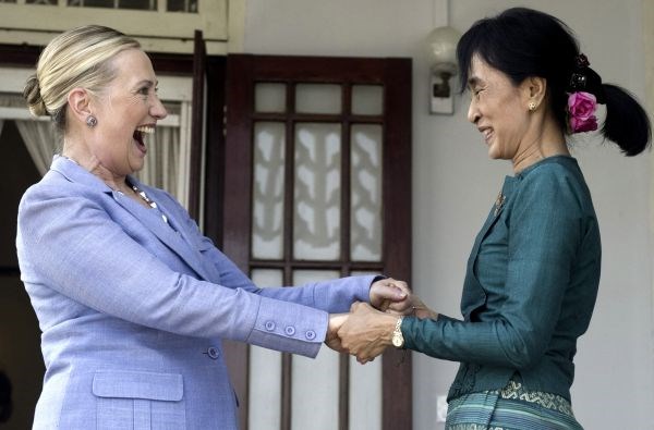 Hillary Clinton in Aung San Suu Kyi.