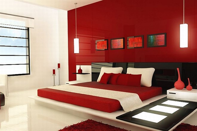 V spalnico z rdečimi stenami vnesite kontrastne barve