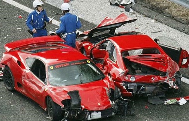 Najdražja prometna nesreča na svetu: Osem milijonov evrov vreden kup zverižene pločevine