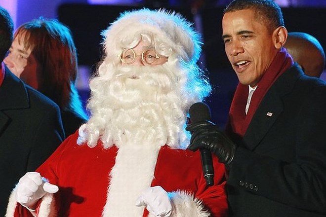 Barack Obama in Božiček sta očitno dobra prijatelja.