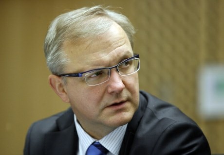 Evropski komisar za denarne in gospodarske zadeve Olli Rehn je belgijske oblasti pozval, naj sprejmejo dodatne varčevalne...