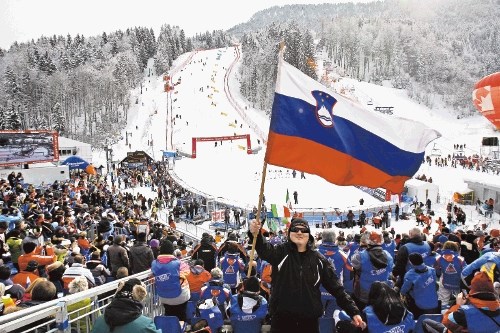 Ker na Pohorju ni snega, bodo alpske smučarke tekmovale v Kranjski Gori.