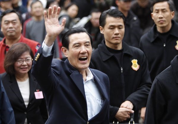 Izidi vzporednih volitev kažejo, da naj bi imel Ma preko sedem odstotnih točk pred Tsaijevo.