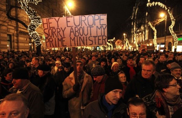Protesti 2. januarja v središču Budimpešte.