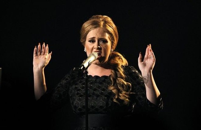 Adele brani svojega fanta: Simon ni poročen, ločen je že štiri leta