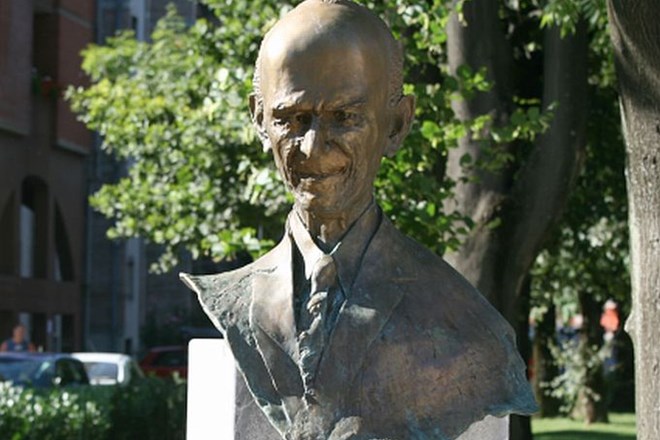 Kip Janeza Drnovška.