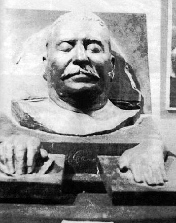 Stalinovo posmrtno masko  prodali za 5280 evrov