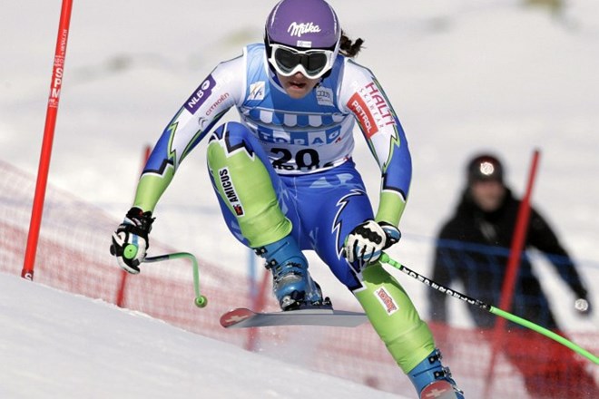 Tina Maze je bila po smuku šesta, z odličnim slalomom pa bi skoraj prišla do zmage.