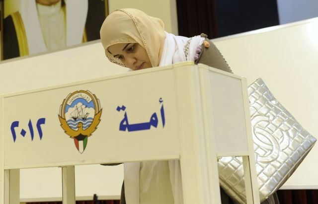 Na parlamentarnih volitvah v Kuvajtu naj bi slavila opozicija