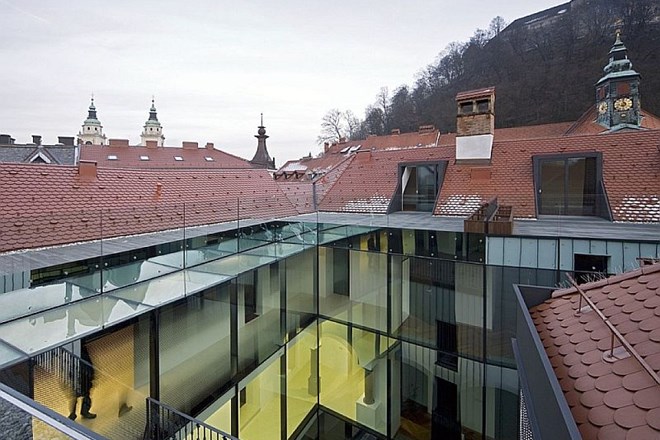 Ofis arhitekti prenovili baročne hiše v centru Ljubljane