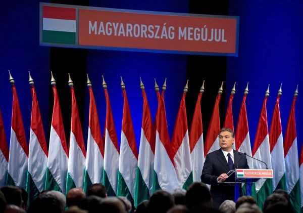 "Bankrotiranje držav območja evra in konec skupne valute nista več znanstvena fantastika," je dejal madžarski premier.