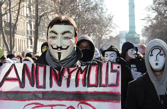 Hekersko-aktivistična skupina Anonimni je ponovno udarila v Sloveniji.