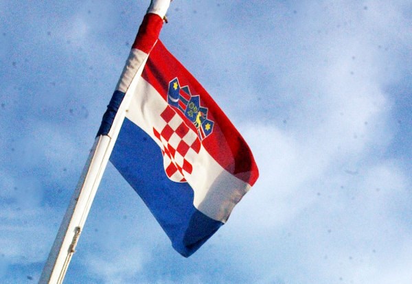 Madžarska kot druga ratificirala pristopno pogodbo Hrvaške z EU