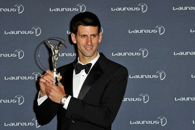 Novak Đoković je pred dnevi prejel Laureusa, športnega oskarja za najboljšega športnika leta 2011, danes pa ga je z najvišjim...