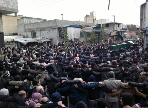 Pogreb dveh sirskih protestnikov. Fotografija je simbolična.