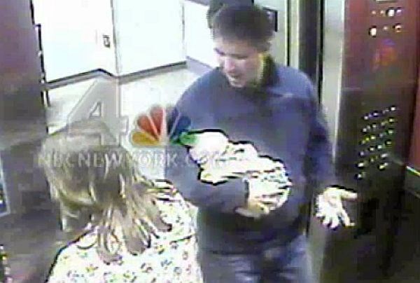 44-letni Douglas Kennedy je 7. januarja letos hotel odnesti novorojenčka iz porodnišnice, kljub temu, da je bolnišnično...