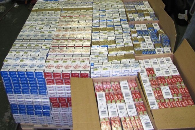 Koprski cariniki so februarja odkrili več kot deset ton neprijavljenih cigaret.