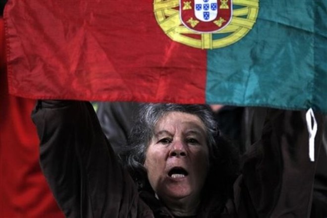 40.000 Portugalcev podpisalo peticijo za odstop predsednika