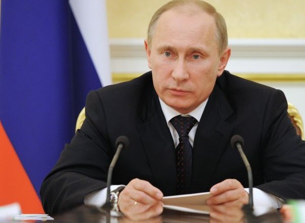 Putin obljublja, da ne bo strankarski predsednik. Opozicija za soboto ponovno napoveduje proteste.