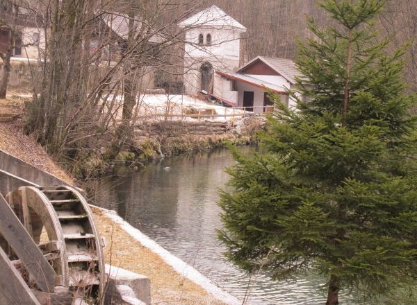 Potem ko je obnovljen kulturni in tehniški spomenik Grajski mlin v Grabčah pri Gorjah januarja zaradi zmrzali ostal brez...