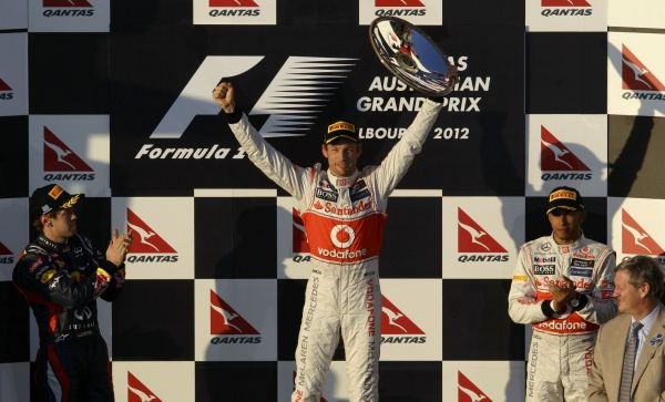 Zmagovalec uvodne dirke je Britanec Jenson Button.