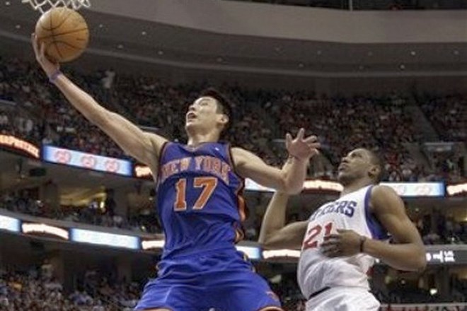 Jeremy Lin je zablestel v zadnji četrtini tekme proti Philadelphii.