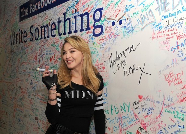 Madonna je pred dnevi tudi takole pisala na facebookov zid.