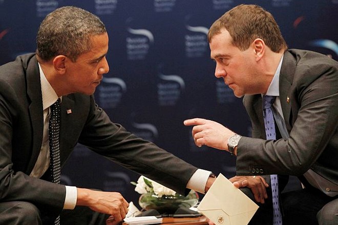 Barack Obama in Dmitrij Medvedjev nista vedela, da ju novinarji snemajo.