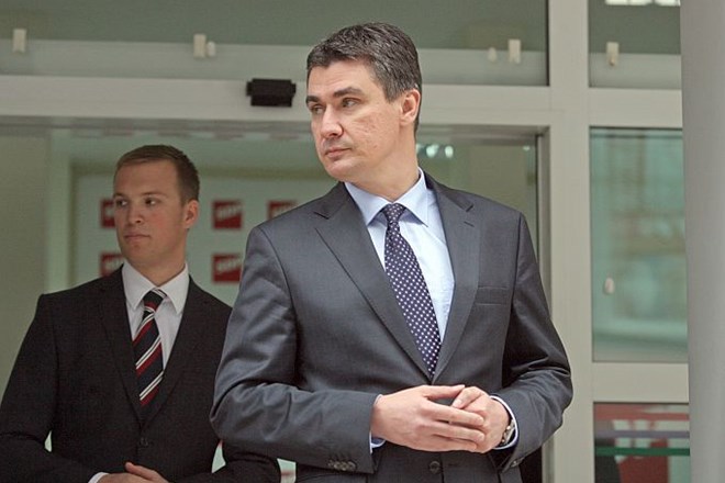 Za Milanovića so njegovi sodelavci večinoma izbrali vprašanja o gospodarskih razmerah v državi.