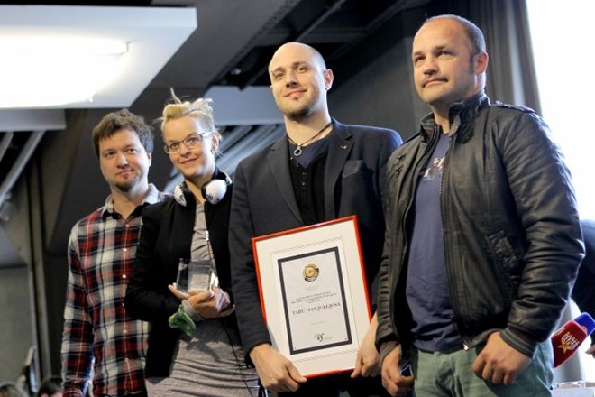 Skupina Tabu je prevzela nagrado za najbolj predvajano pesem leta 2011 na slovenskih radiih. To ji je uspelo s skladobo...