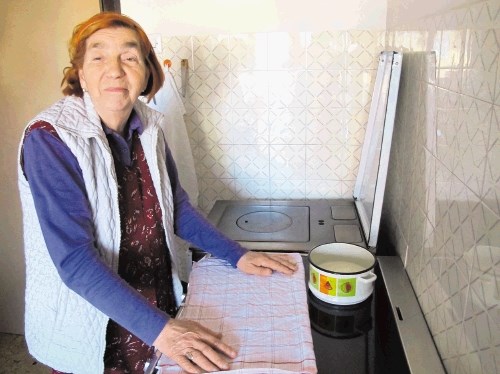 Marica Kapus od leta 1957 živi v stanovanju v Radovljici, ki je od leta 1994 v  lasti sina, ki jo zdaj želi izseliti, da bi...