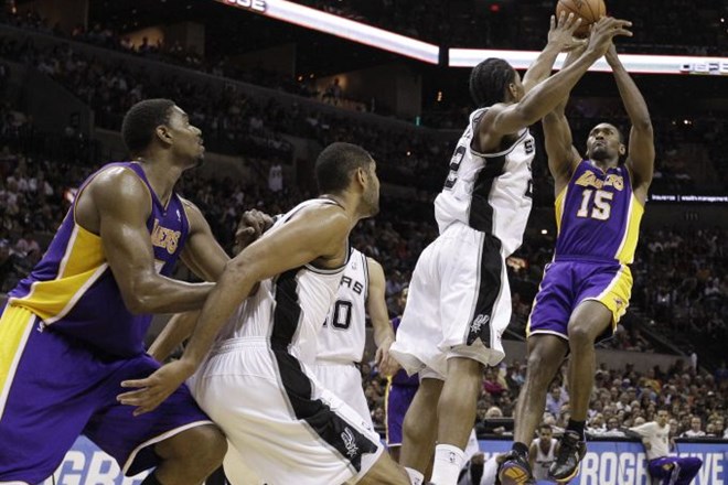 Fotografija s tekme med LA Lakersi in San Antonio Spursi.