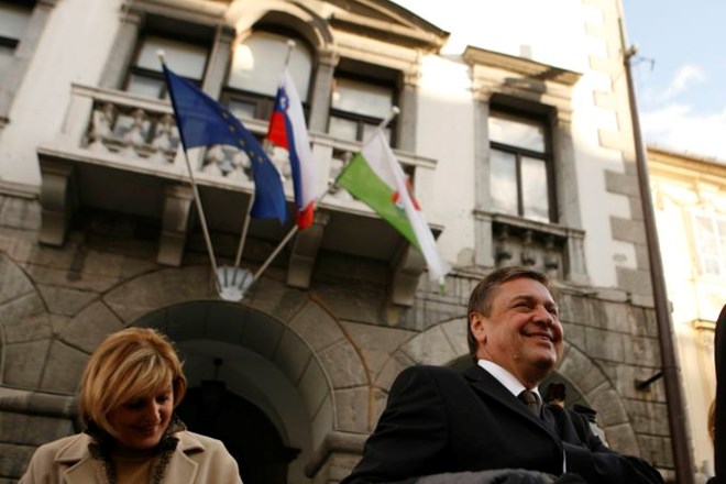Državni zbor se bo danes seznanil s prenehanjem Jankovićevega poslanskega mandata.