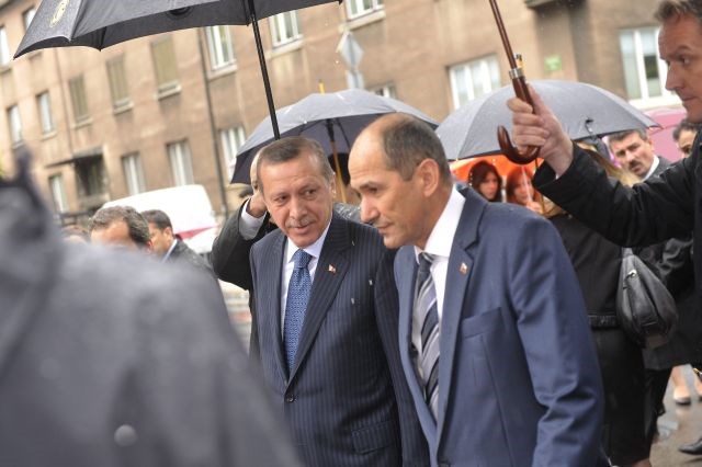 Janša in Erdogan za večje gospodarsko sodelovanje med državama