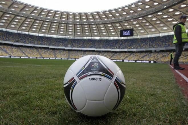 Uradna žoga Eura 2012.