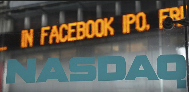Facebook za četrtino povečal število delnic za IPO