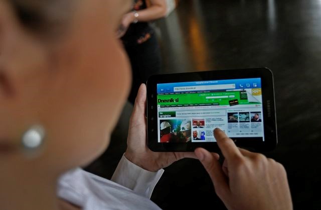 MOSS: Povprečno število spletnih uporabnikov se je povečalo za 35 odstotkov