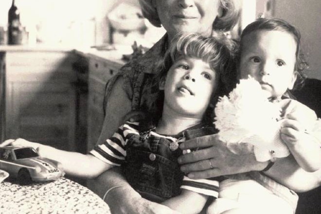 Vedno, ko je pisala, je imela Ela Peroci pred seboj konkretnega otroka: najprej svoji hčerki, nato dečke in deklice iz...