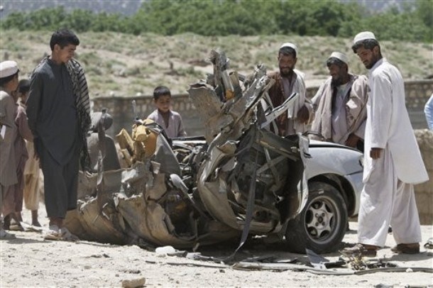Več smrtnih žrtev v dvojnem napadu v Kandaharju