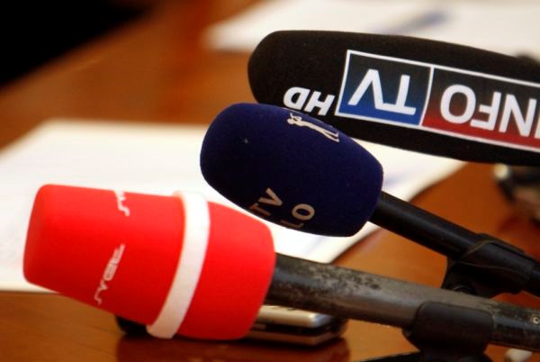 Društvo in sindikat novinarjev pozivata k spoštovanju zakona o medijih