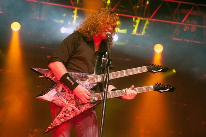 Besni metalci kamenjali skupino Megadeth v Zadru