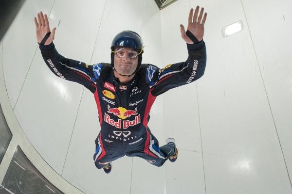 Dirkač Red Bulla Mark Webber je v Montrealu preskusil  vetrovnik za simuliranje prostega pada.