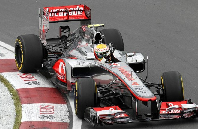 Lewis Hamilton ej bil najhitrejši na obeh prostih treningih.