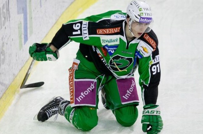 Zeleno-beli dres bo še naprej nosil Miha Verlič.