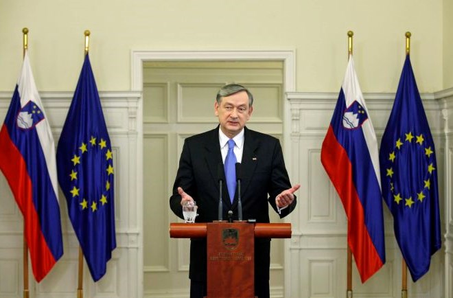 V Pozitivni Sloveniji so sicer podporo že marca napovedali sedanjemu predsedniku Danilu Türku, ki se bo ponovno potegoval za...