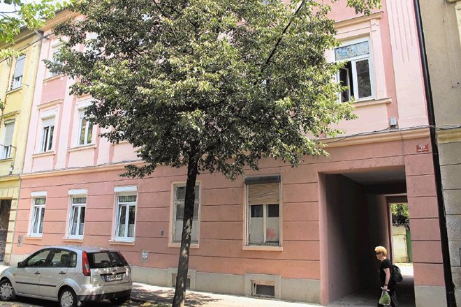 Nadškofiji Maribor bo pripadala odškodnina, ker do leta 2007 ni mogla  razpolagati z nacionalizirano hišo v Smetanovi ulici...