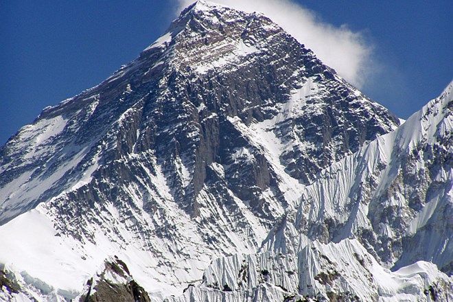 Kitajca tik pod vrhom Mount Everesta odgnali, ker ni imel dovoljenja