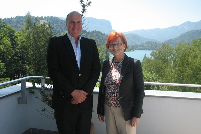 John C. Reid in dr. Danica Purg, direktorica IEDC Poslovne šole Bled.