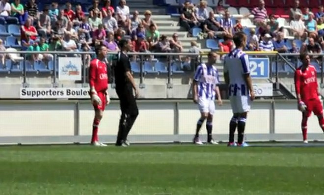Marco van Basten je prvič vodil trening ekipe Heerenveena, na tribunah pa se je zbralo precej navijačev.
