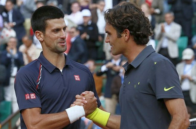 Tako kot na zadnjem grand slamu v Parizu se bosta tudi v Wimbledonu v polfinalu srečala Đoković in Federer. Bo ponovno boljši...